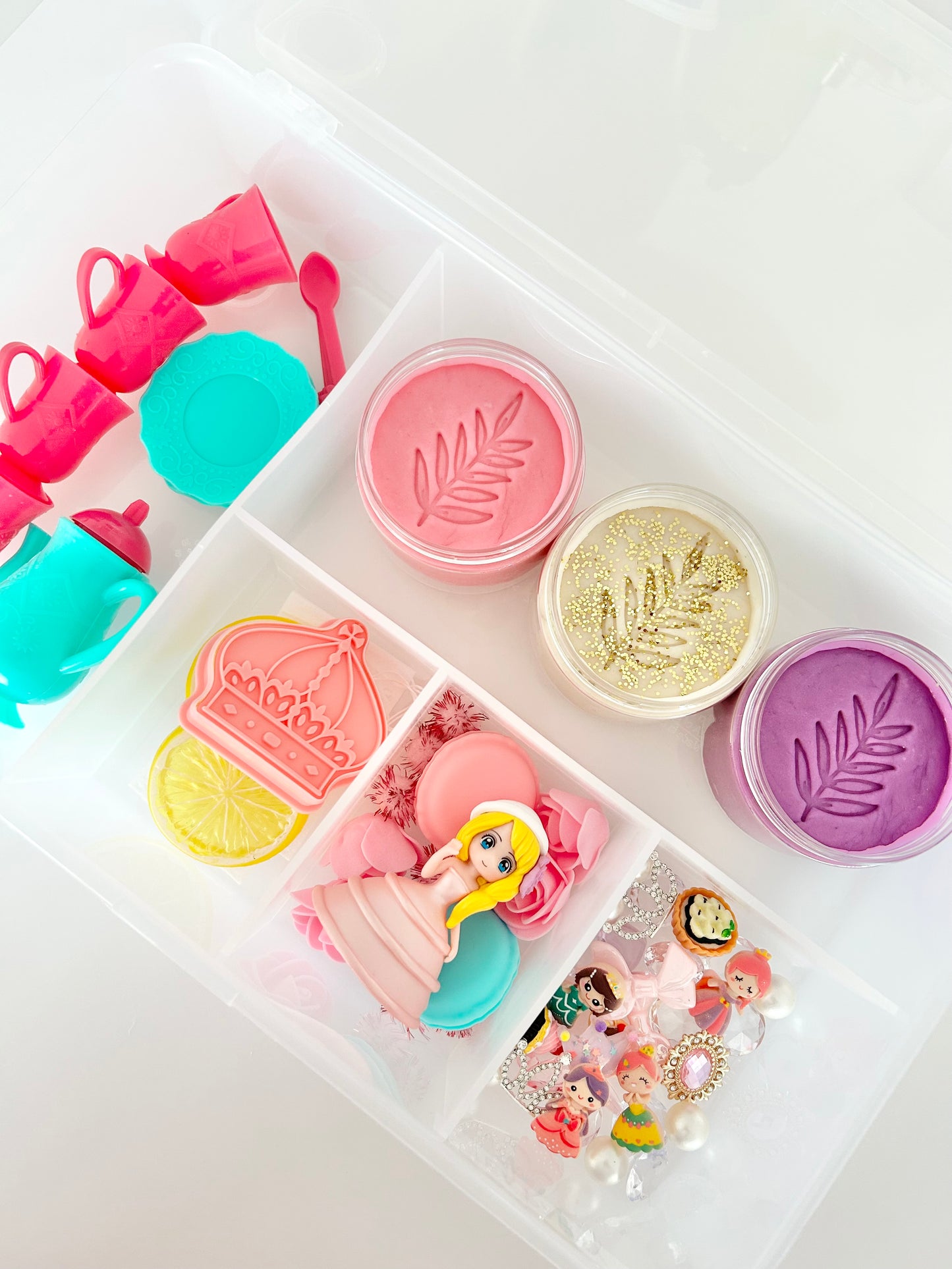 BE OUR GUEST! PLAY KIT