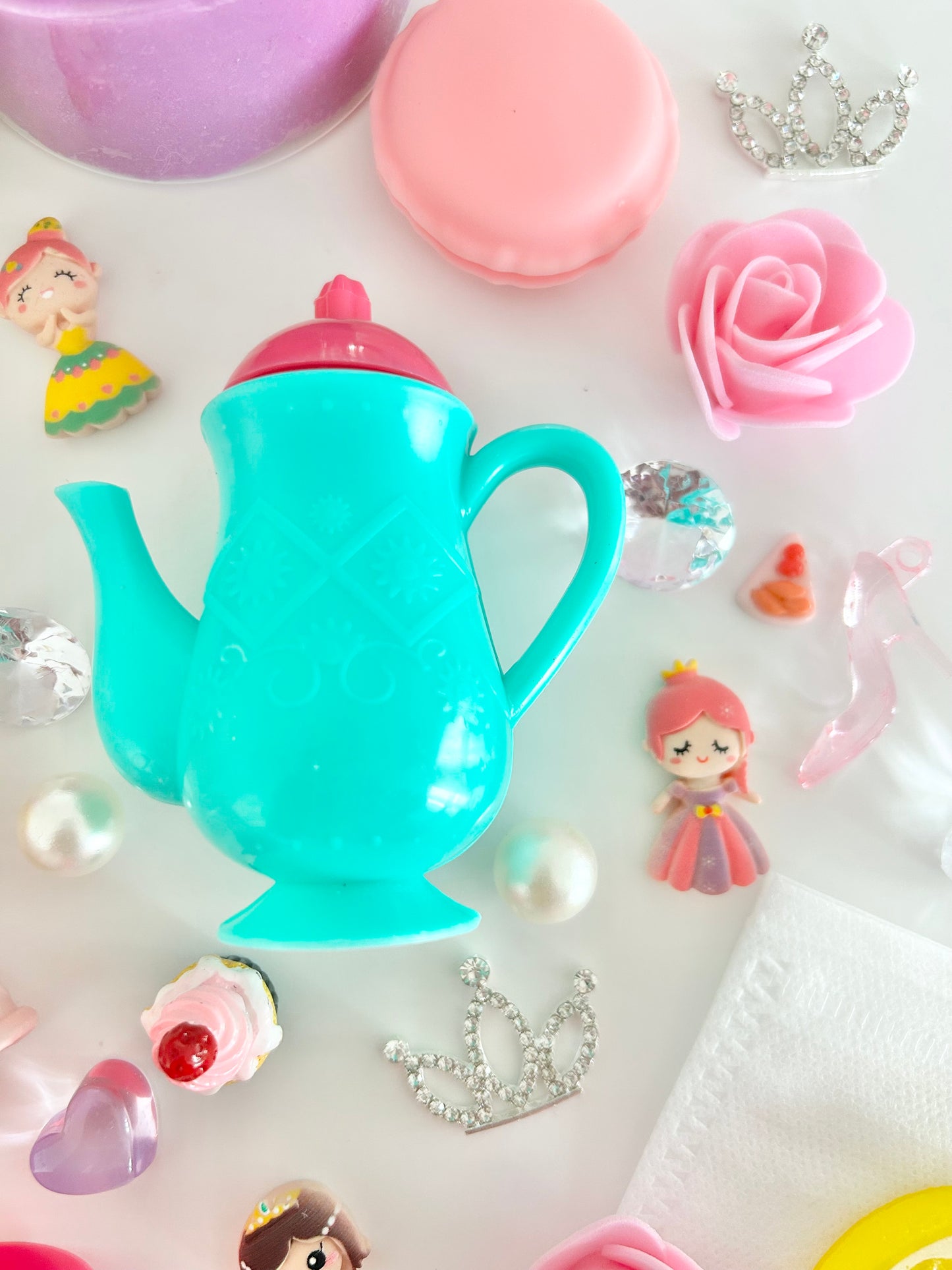 BE OUR GUEST! PLAY KIT