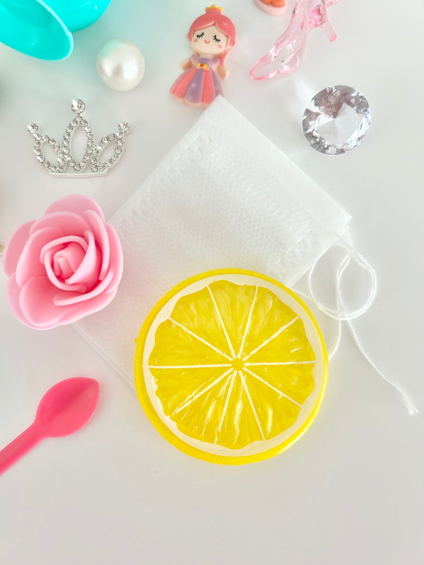 BE OUR GUEST! PLAY KIT