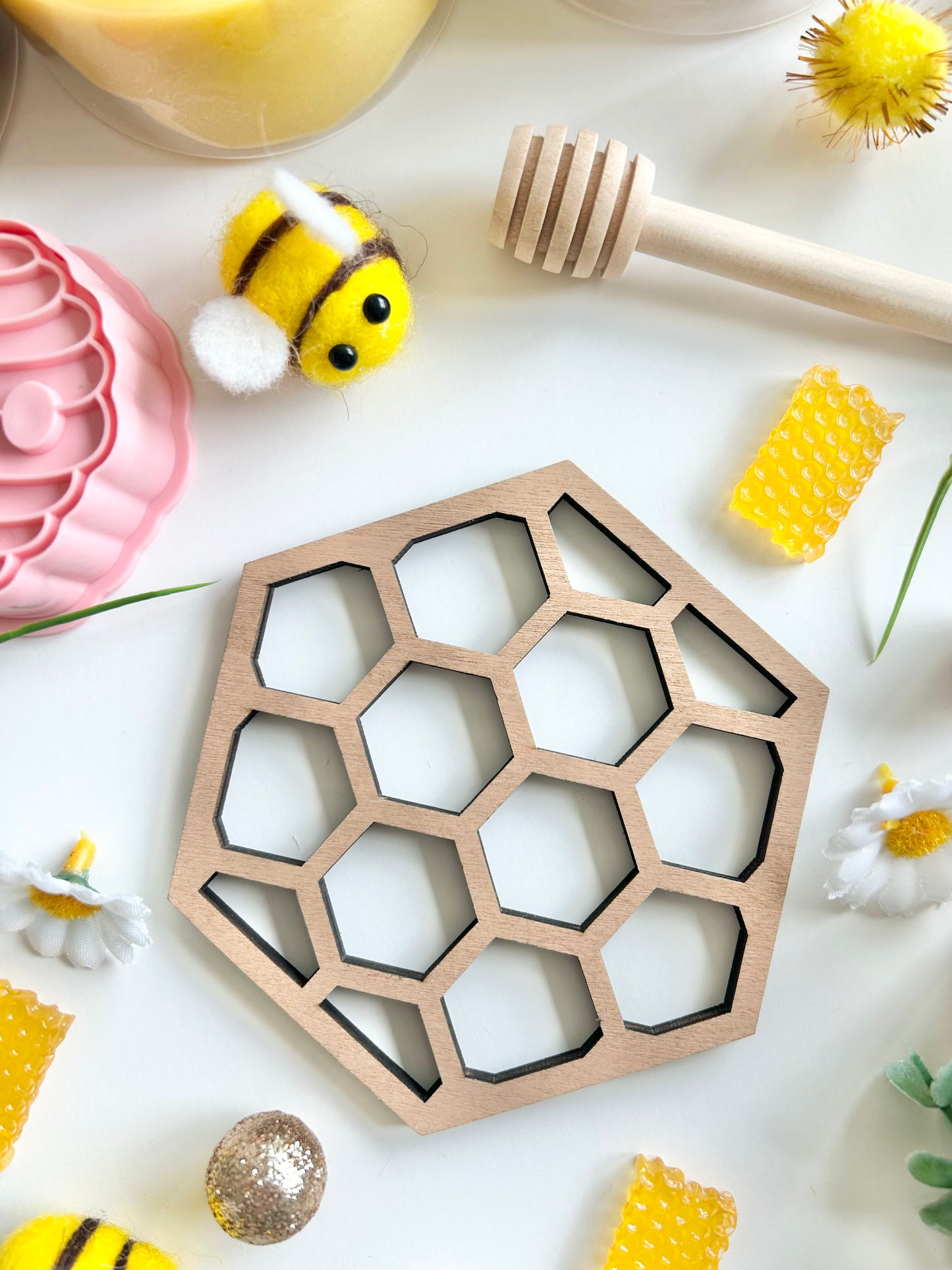 WHAT’S THE BUZZ PLAY KIT