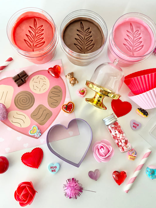 LOVE IS IN THE AIR PLAY KIT